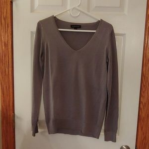 V neck sweater